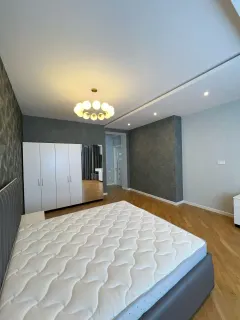 Kirayə 3 otaqlı Mənzil 130 m² Səbail r. – şəkil 8