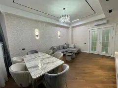 Kirayə 3 otaqlı Mənzil 140 m² Xətai r. Ağ şəhər q. – şəkil 3