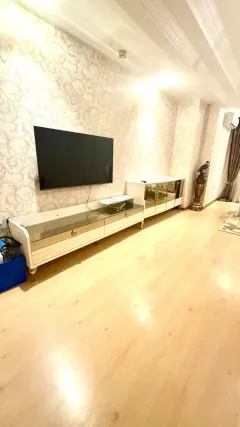 Kirayə 3 otaqlı Mənzil 185 m² Nəsimi r. – şəkil 1