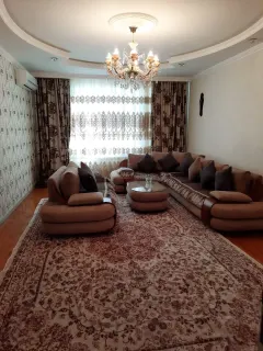 Kirayə 3 otaqlı Mənzil 130 m² Xətai r. – şəkil 1