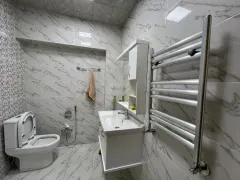 Kirayə 3 otaqlı Mənzil 120 m² Nəsimi r. – şəkil 11