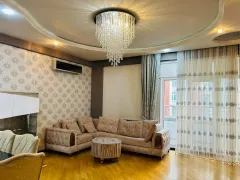Kirayə 4 otaqlı Mənzil 166 m² Nərimanov r. – şəkil 1