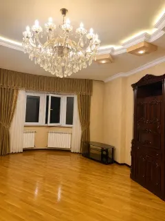 Kirayə 3 otaqlı Mənzil 142 m² Yasamal r. – şəkil 2