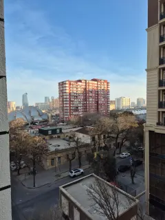 Kirayə 2 otaqlı Mənzil 70 m² Nəsimi r. – şəkil 10