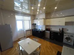 Kirayə 3 otaqlı Mənzil 137 m² Xətai r. – şəkil 4