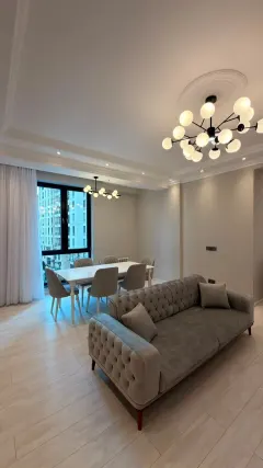 Kirayə 3 otaqlı Mənzil 147 m² Nərimanov r. – şəkil 2