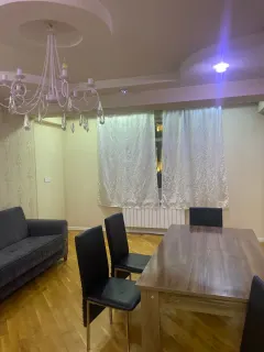 Kirayə 2 otaqlı Mənzil 70 m² Nizami r. – şəkil 1