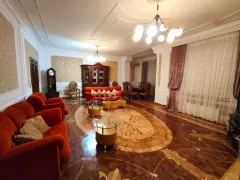 Kirayə 4 otaqlı Mənzil 200 m² Nəsimi r. – şəkil 1