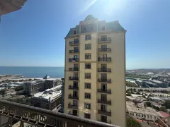 Satılır 4 otaqlı Mənzil 178.1 m² Səbail r. – şəkil 5