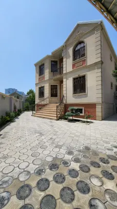 Kiralık 7 odalı Müstakil ev / Yazlık 260 m² Səbail ilçesi – şəkil 1