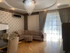 Kirayə 4 otaqlı Mənzil 175 m² Nərimanov r. – şəkil 1