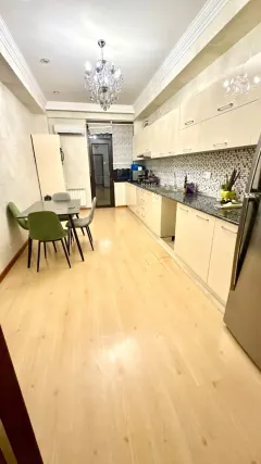 Kirayə 3 otaqlı Mənzil 185 m² Nəsimi r. – şəkil 2