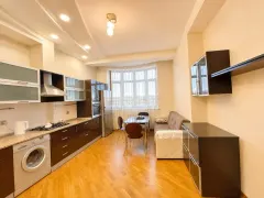 Kirayə 3 otaqlı Mənzil 135 m² Yasamal r. – şəkil 4