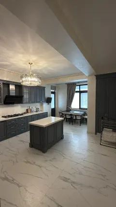Kirayə 3 otaqlı Mənzil 200 m² Nəsimi r. – şəkil 6