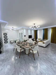 Kirayə 3 otaqlı Mənzil 148 m² Yasamal r. – şəkil 1