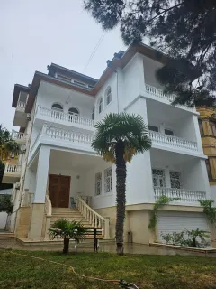 Kirayə 9 otaqlı Həyət evi / Bağ evi 700 m² Nəsimi r. – şəkil 8