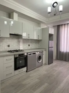 Kirayə 3 otaqlı Mənzil 96 m² Nəsimi r. – şəkil 1