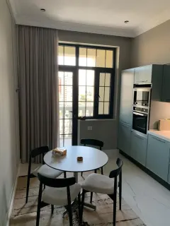 Kirayə 3 otaqlı Mənzil 160 m² Yasamal r. Elmlər Akademiyası m. – şəkil 6