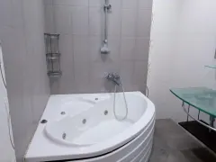 8 NOYABR METROSUNUN YANINDA GENİŞ – şəkil 9