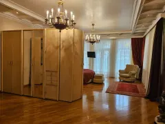 Kirayə 9 otaqlı Həyət evi / Bağ evi 700 m² Nəsimi r. – şəkil 4