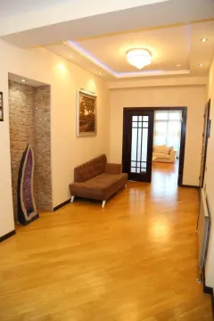 Kirayə 4 otaqlı Mənzil 270 m² Xətai r. – şəkil 3