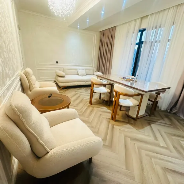 Kirayə 3 otaqlı Mənzil 100 m² Nəsimi r.