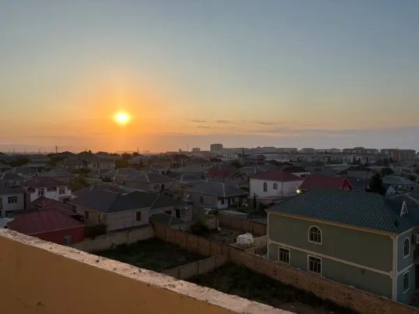 Satılık 2 odalı Daire 70 m² Bakı