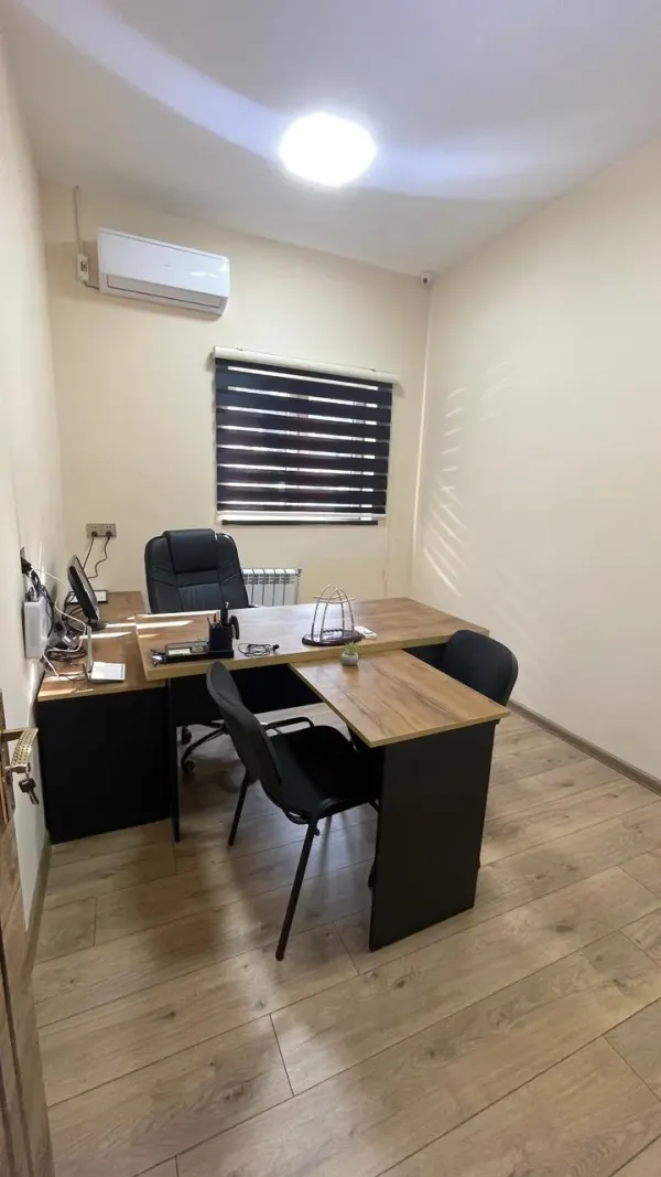 Kirayə 6 otaqlı Ofis 130 m² Nəsimi r.
