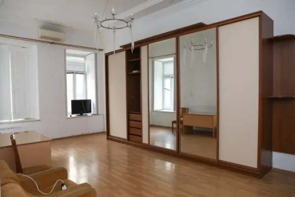 Kirayə 5 otaqlı Ofis 156 m² Səbail r.