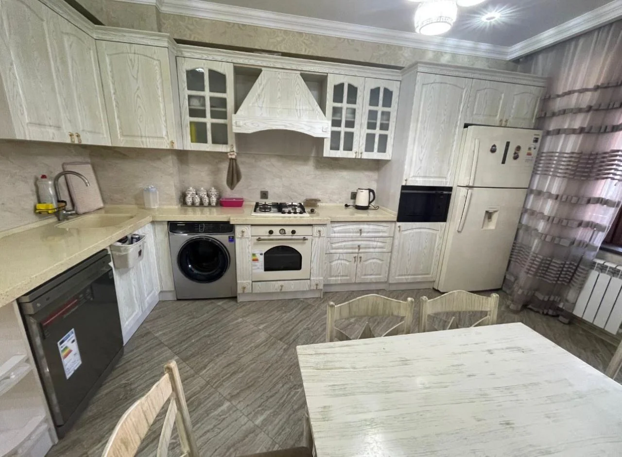 Kirayə 3 otaqlı Mənzil 100 m² Xətai r. – şəkil 8