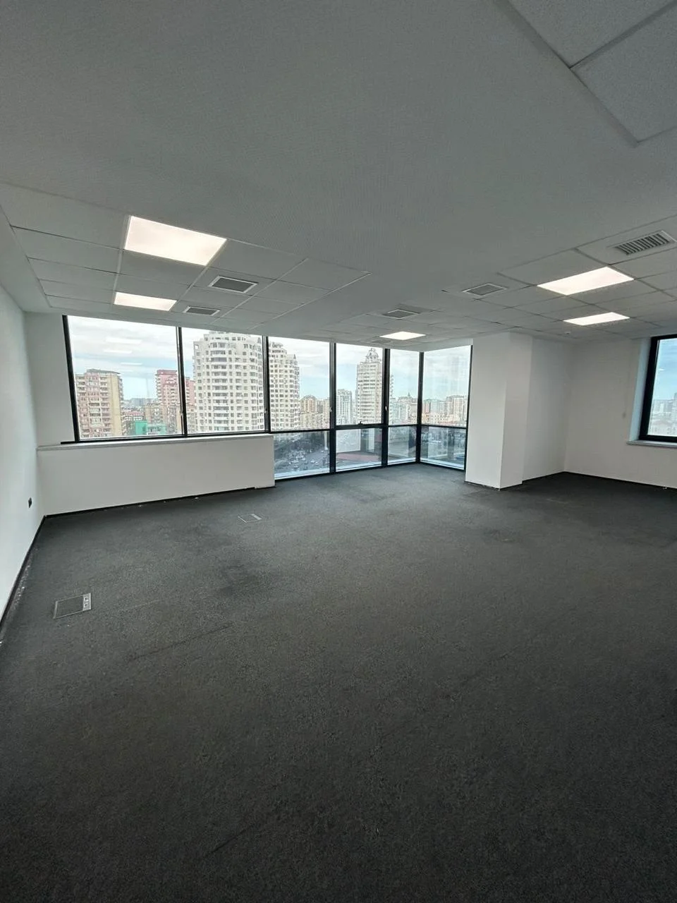 İcarəyə verilir 13 otaqlı ofis 600 – şəkil 1
