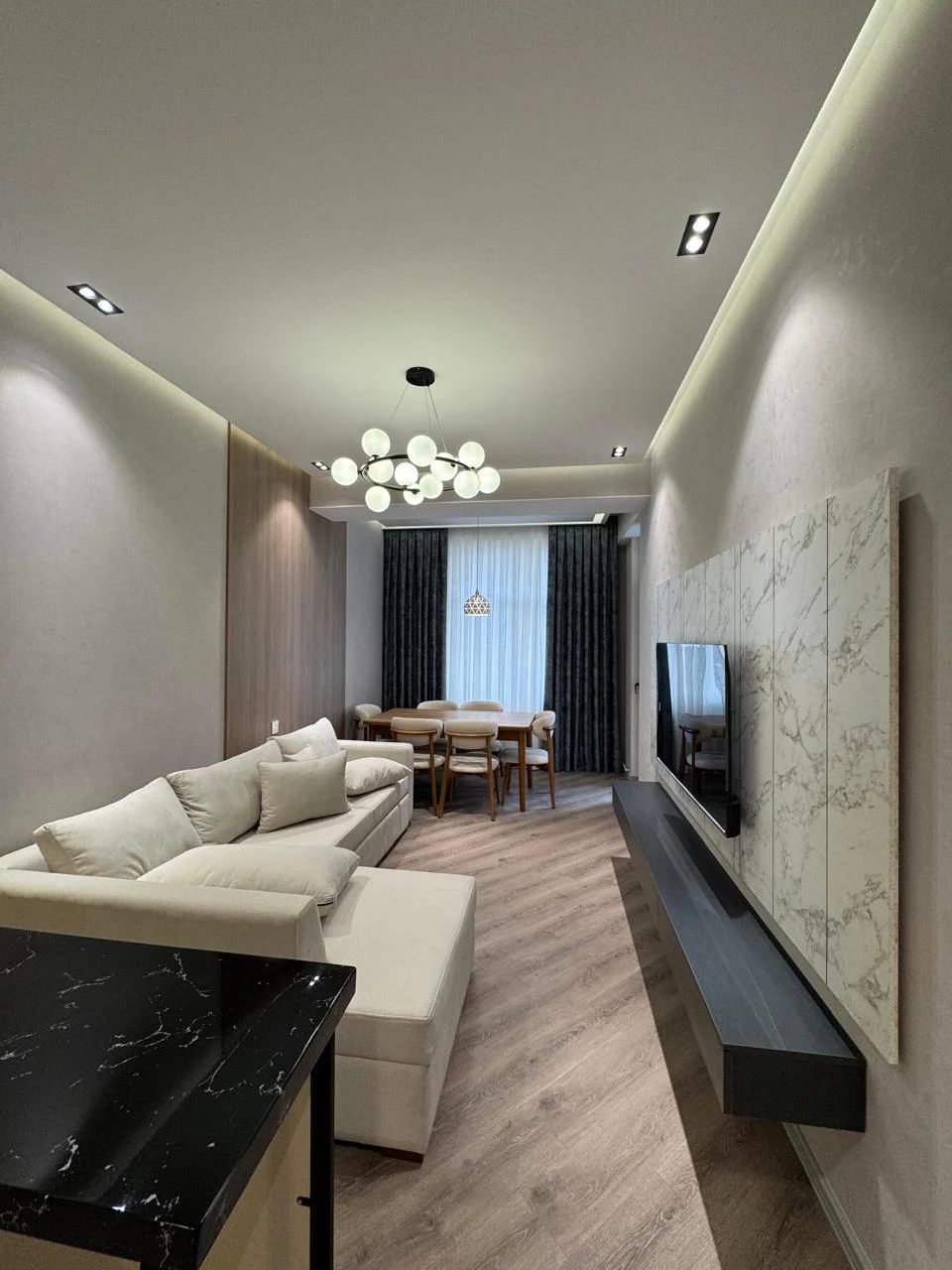 Kirayə 3 otaqlı Mənzil 120 m² Yasamal r. – şəkil 1
