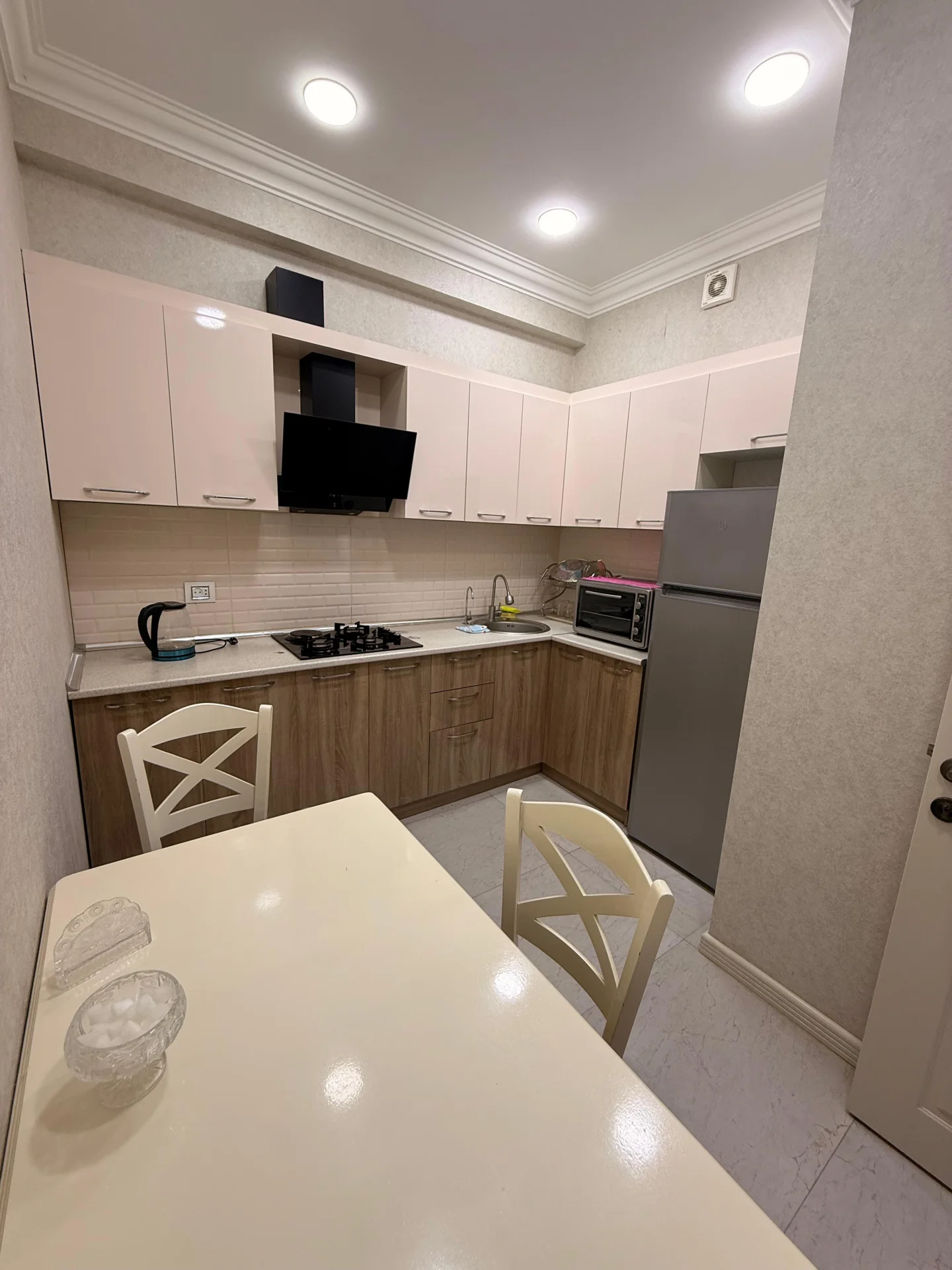 Kirayə 3 otaqlı Mənzil 950 m² Nərimanov r. – şəkil 3