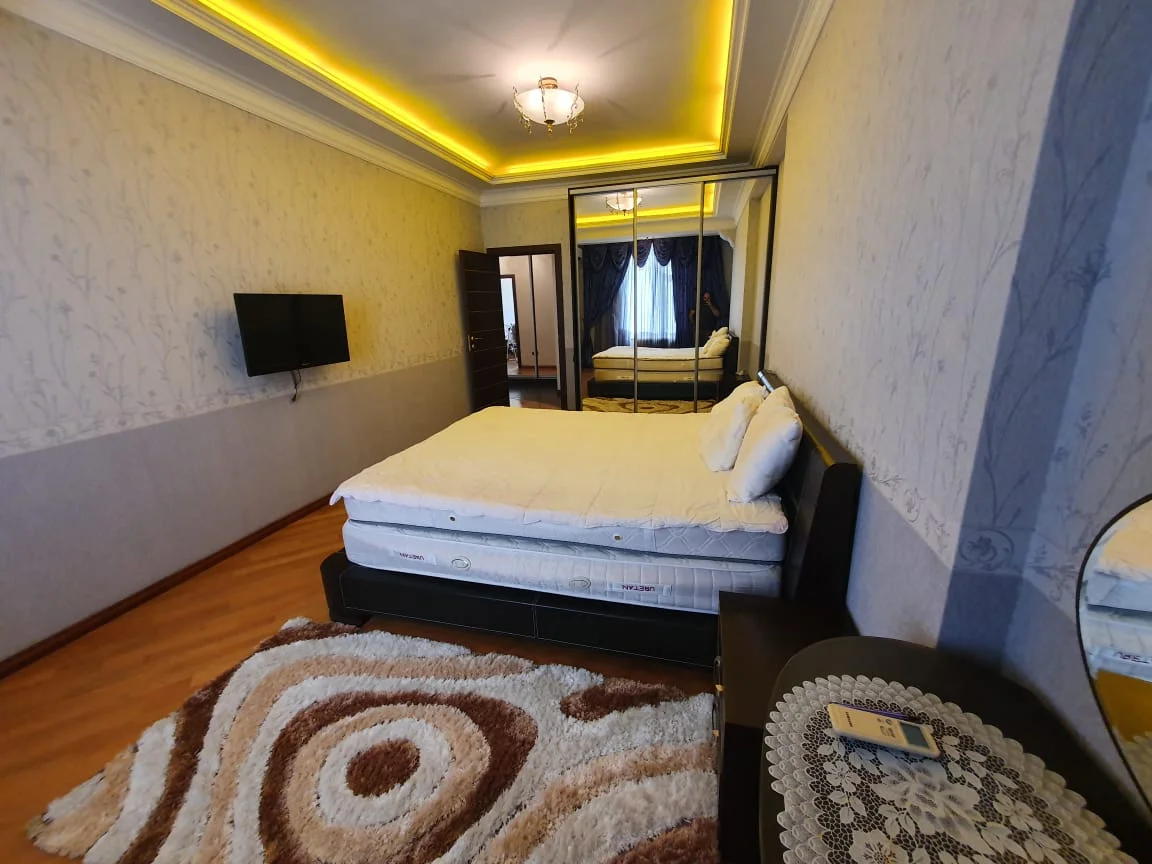 Kirayə 2 otaqlı Mənzil 120 m² Nəsimi r. – şəkil 9