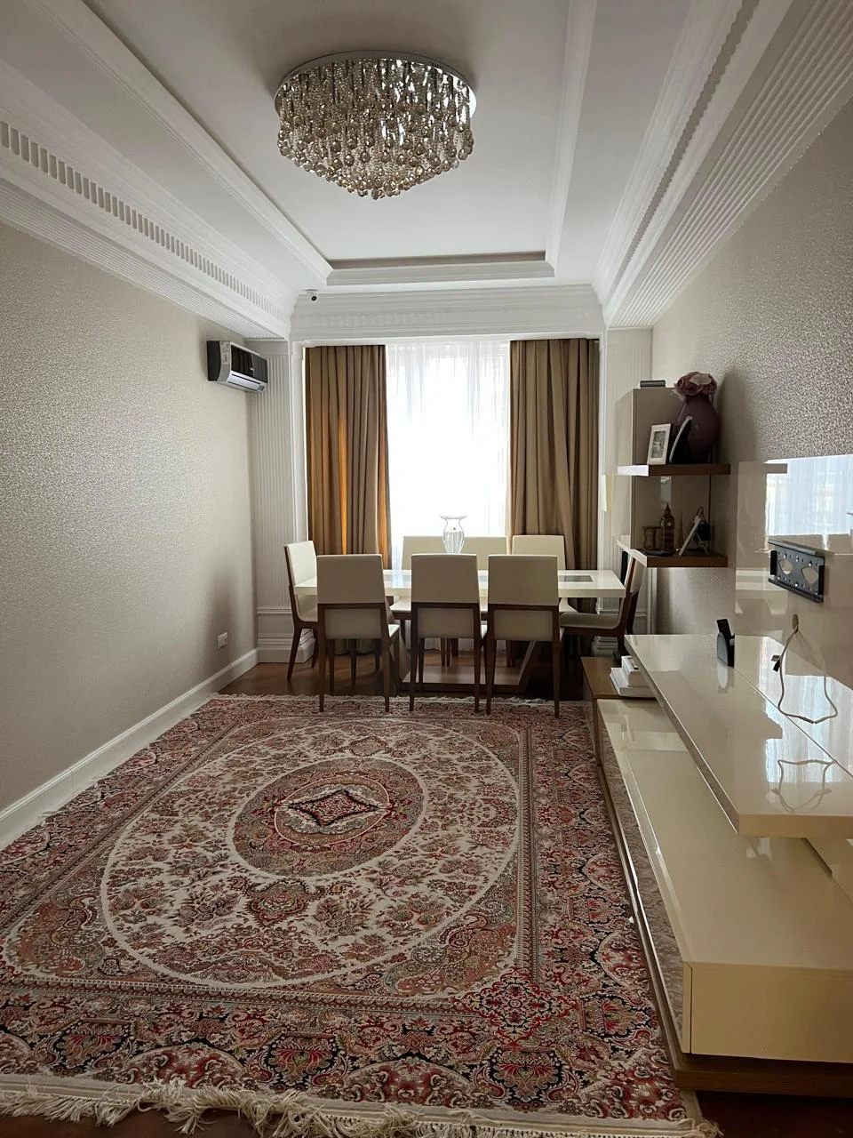 Kirayə 4 otaqlı Mənzil 175 m² Səbail r. – şəkil 2