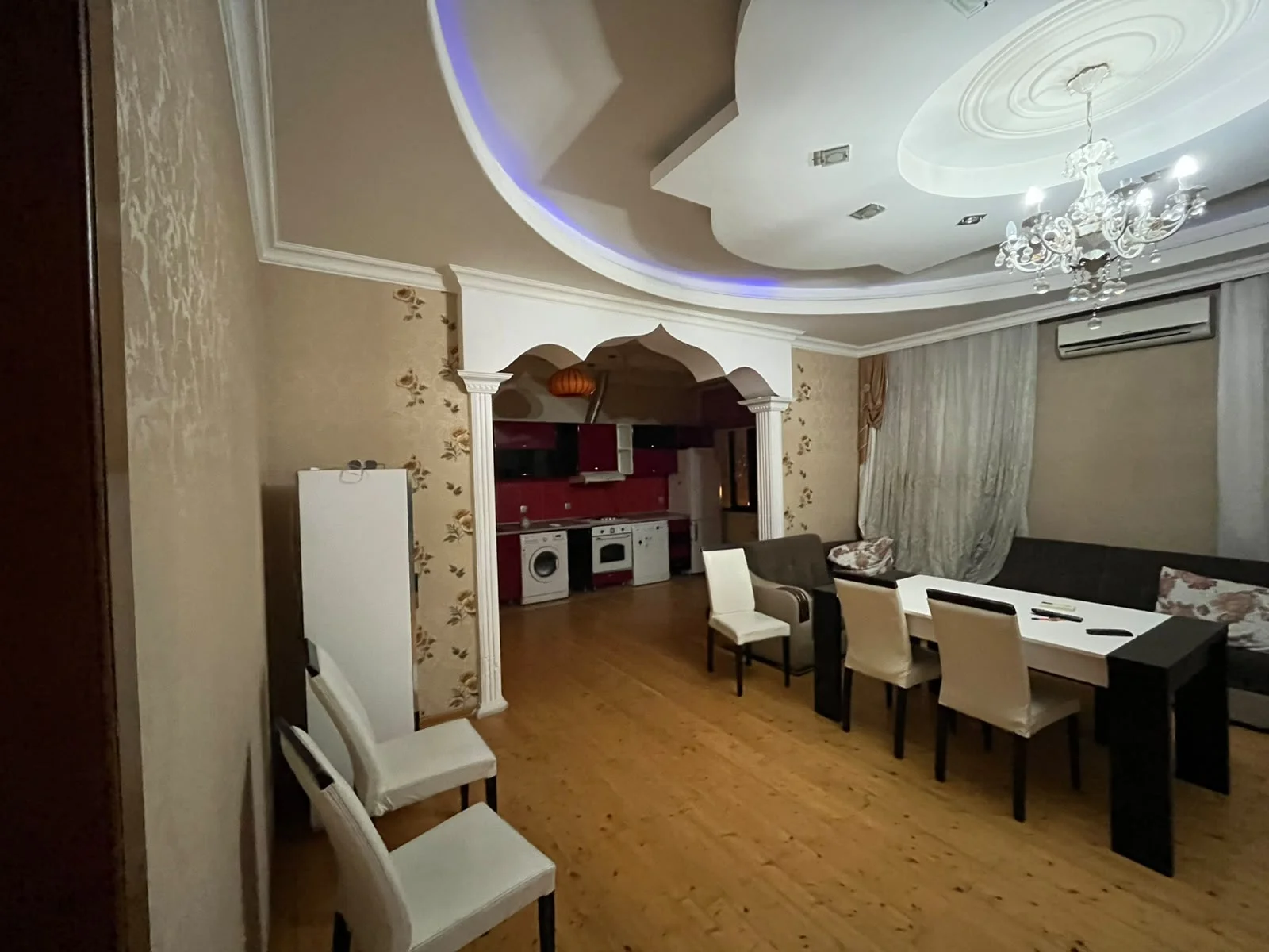 Kirayə 3 otaqlı Mənzil 130 m² Yasamal r. – şəkil 2