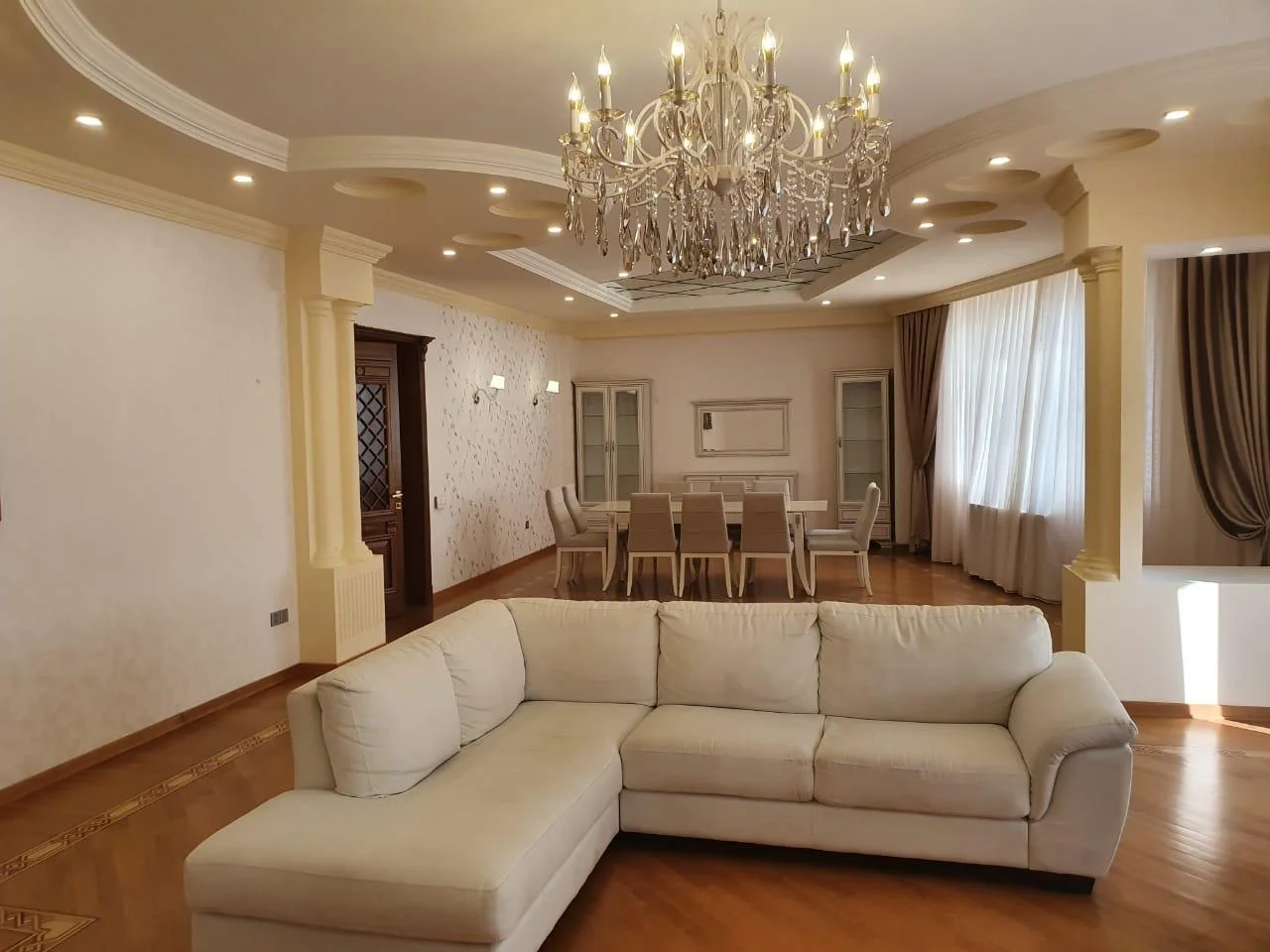 Kirayə 3 otaqlı Mənzil 288 m² Nəsimi r. – şəkil 1