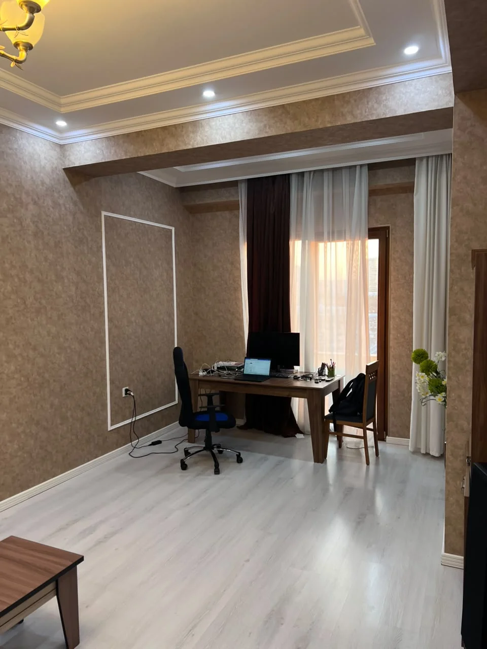 Kirayə 4 otaqlı Mənzil 180 m² Yasamal r. – şəkil 3