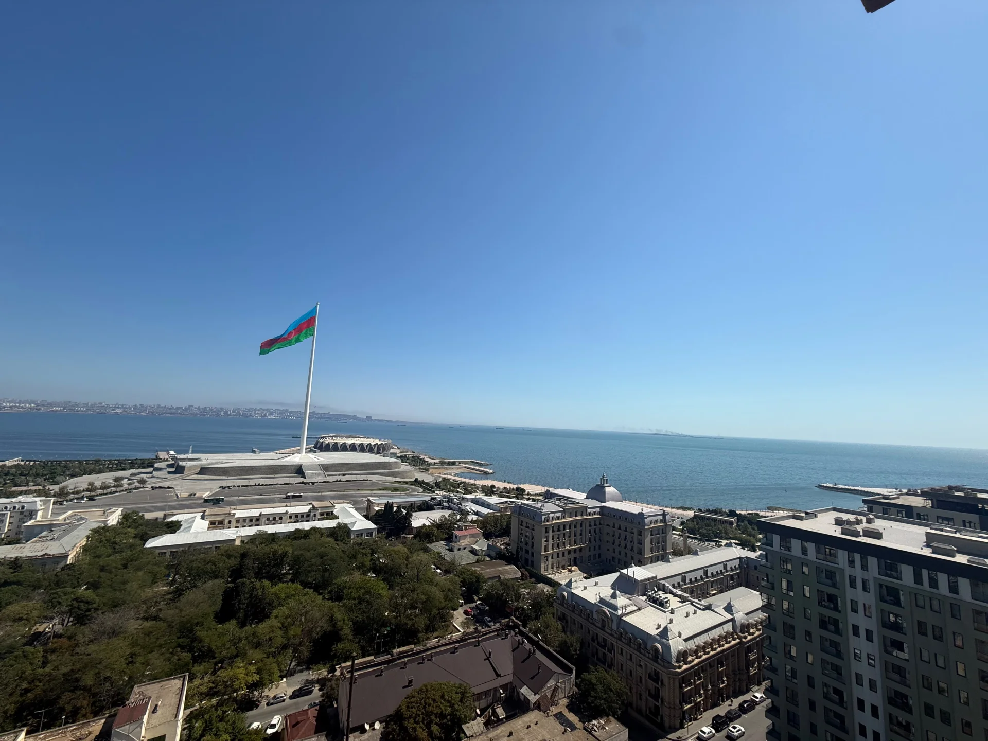 Satılır 4 otaqlı Mənzil 178.1 m² Səbail r. – şəkil 2