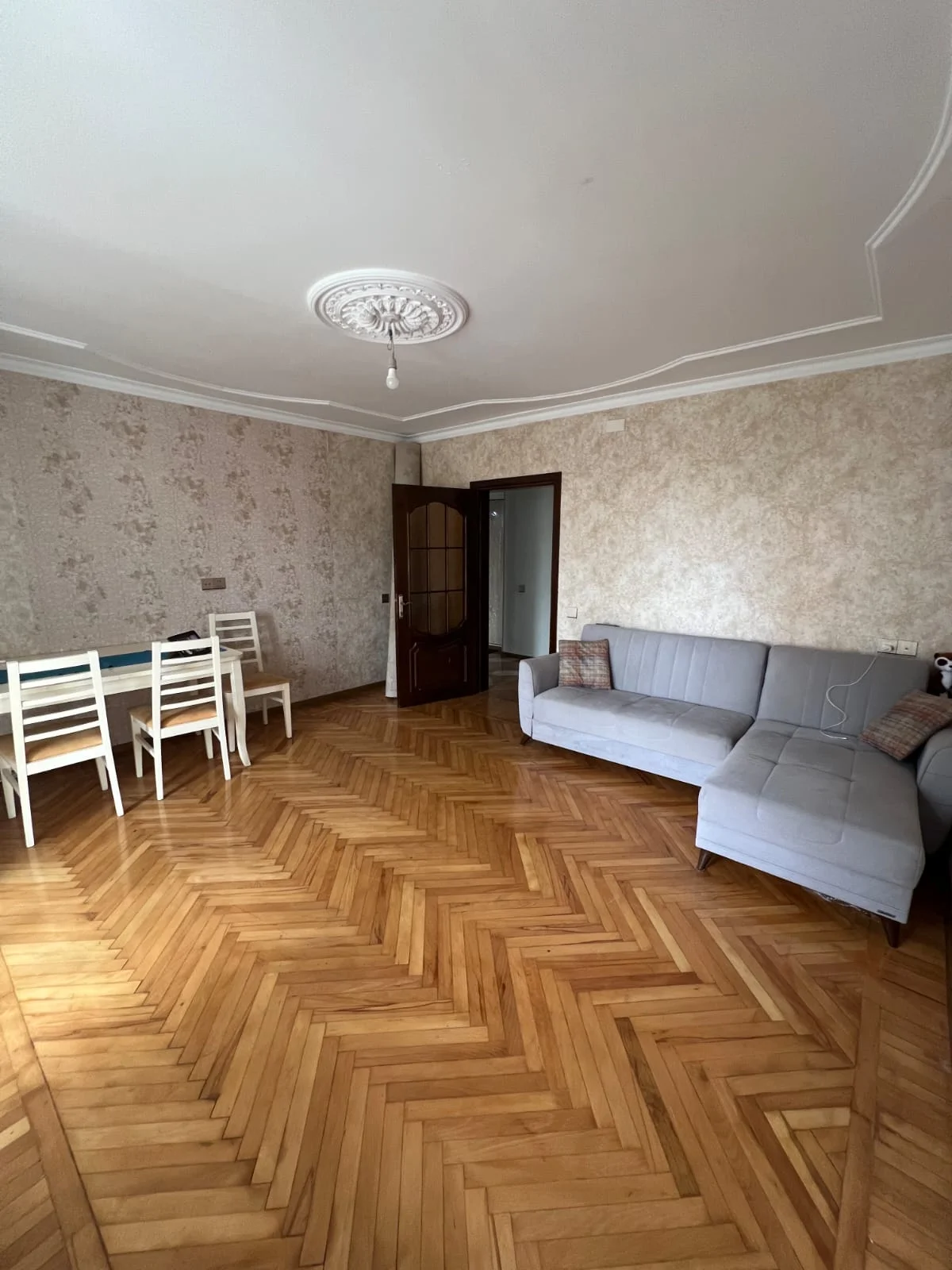 Kirayə 3 otaqlı Mənzil 70 m² Nəsimi r. – şəkil 1