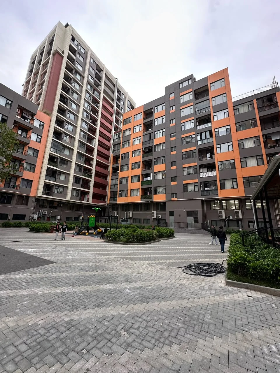 Kirayə 2 otaqlı Mənzil 55 m² Nərimanov r. – şəkil 1