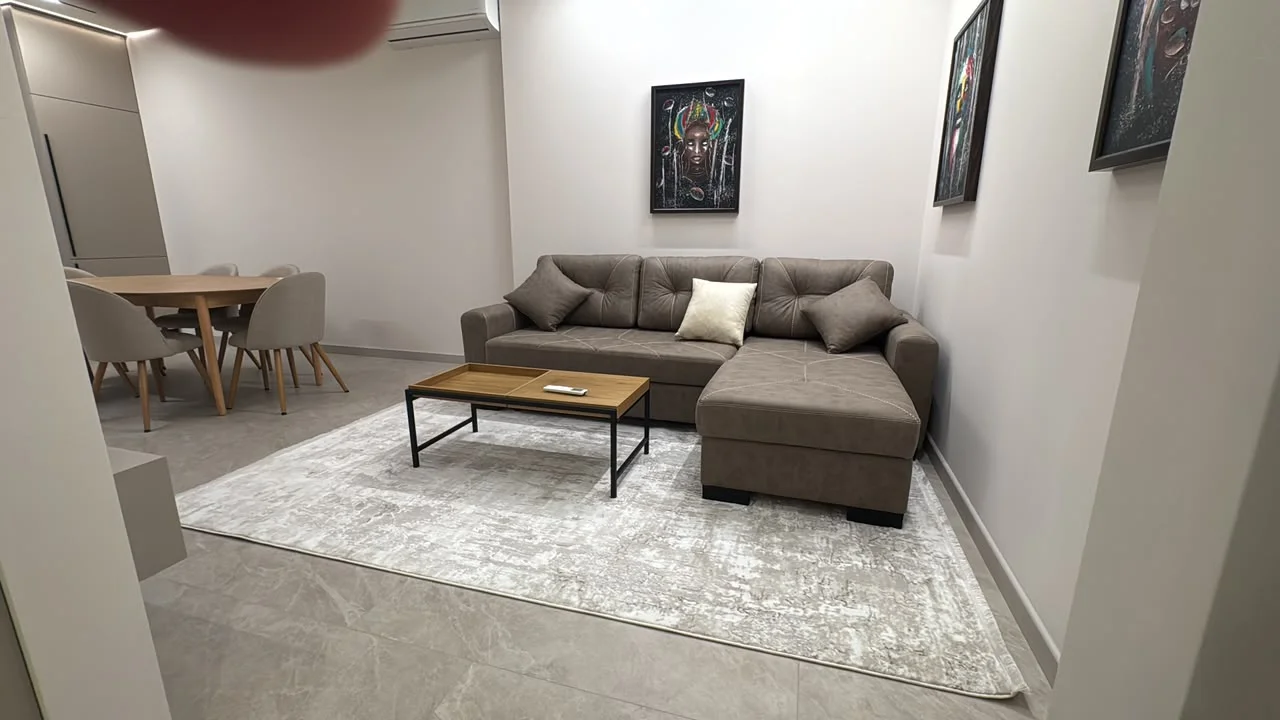 Kirayə 3 otaqlı Mənzil 102 m² Nəsimi r. – şəkil 1