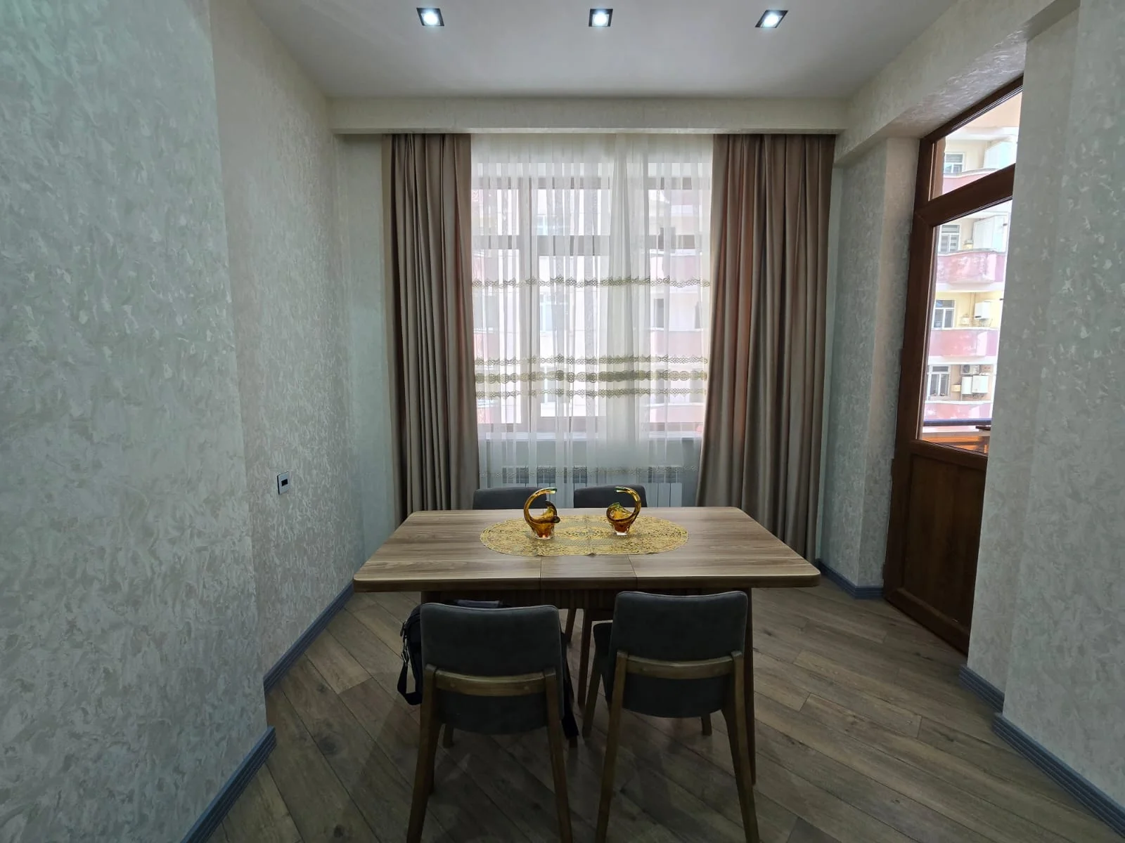Kirayə 3 otaqlı Mənzil 105 m² Nərimanov r. – şəkil 2