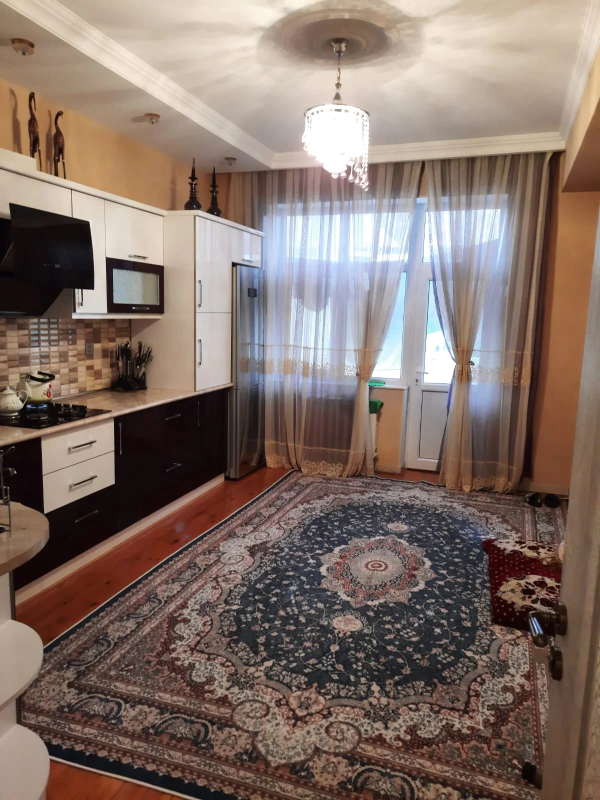 Kirayə 3 otaqlı Mənzil 130 m² Xətai r. – şəkil 4