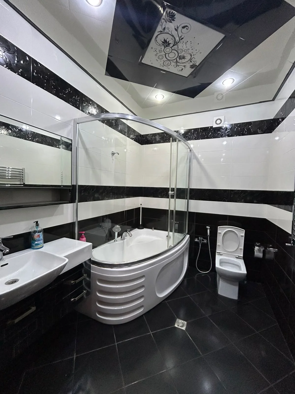 Kirayə 4 otaqlı Mənzil 166 m² Nərimanov r. Nərimanov m. – şəkil 14