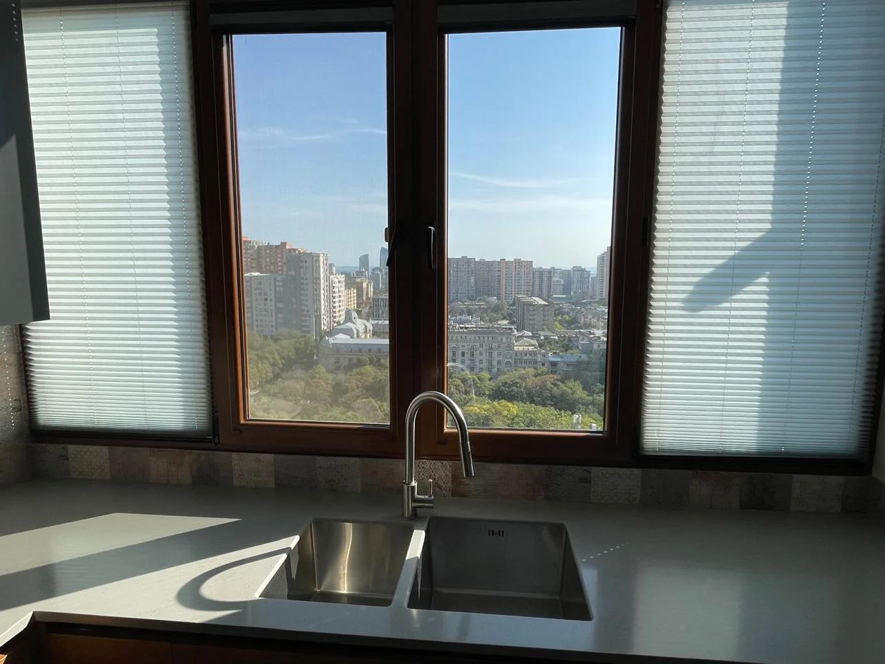 Kirayə 2 otaqlı Mənzil 85 m² Nərimanov r. – şəkil 8