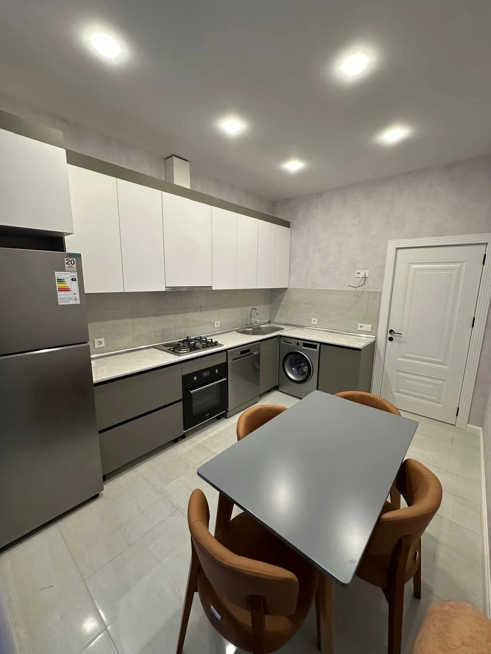 Kirayə 2 otaqlı Mənzil 93 m² Xətai r. – şəkil 4