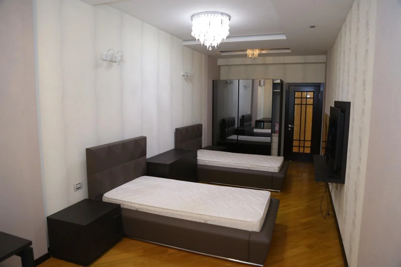 Kirayə 4 otaqlı Mənzil 270 m² Xətai r. – şəkil 19