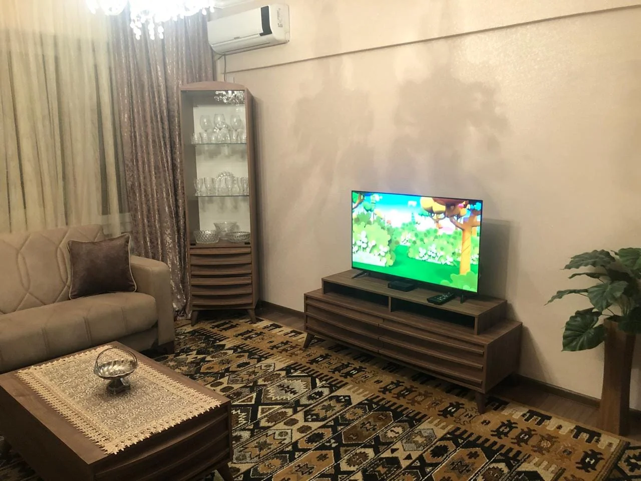 Kirayə 3 otaqlı Mənzil 50 m² Yasamal r. Elmlər Akademiyası m. – şəkil 2