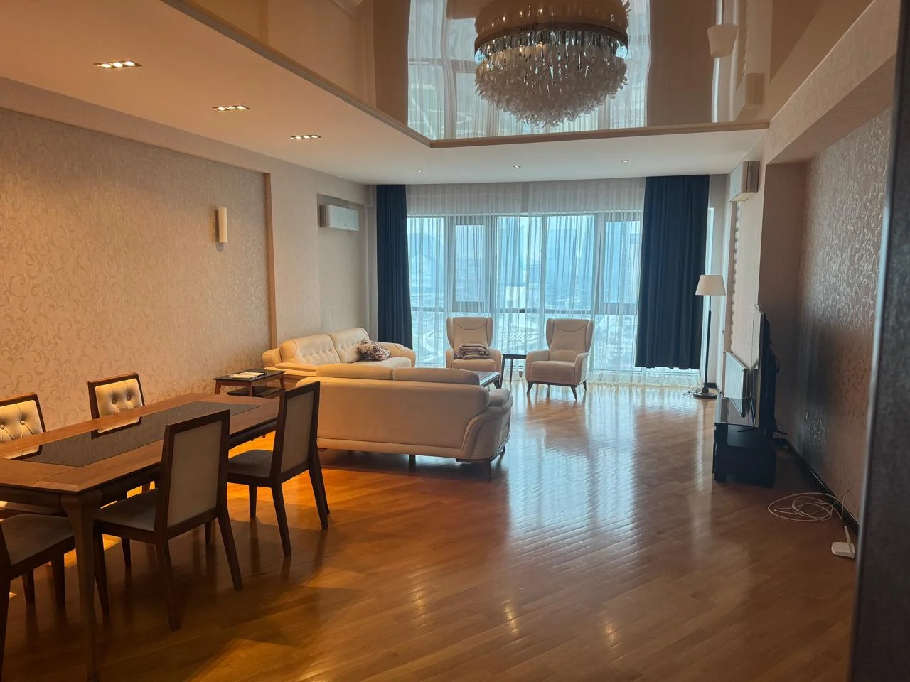 Kirayə 3 otaqlı Mənzil 250 m² Xətai r. – şəkil 1